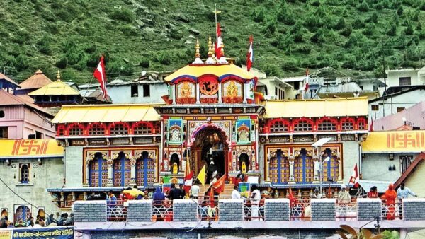 Uttarakhand government suspends Char Dham Yatra in view of Covid surge