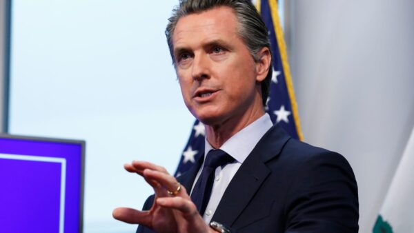 The Governor of California proposes an investment of $ 7 billion in the broadband